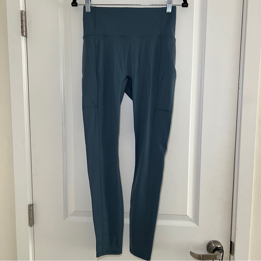 NWT Fabletics Trinity High-Waisted Motion365 Pocket Leggings Size M